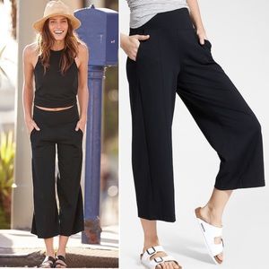 ATHLETA Wide Leg Crop Pants- Navy, Size 8